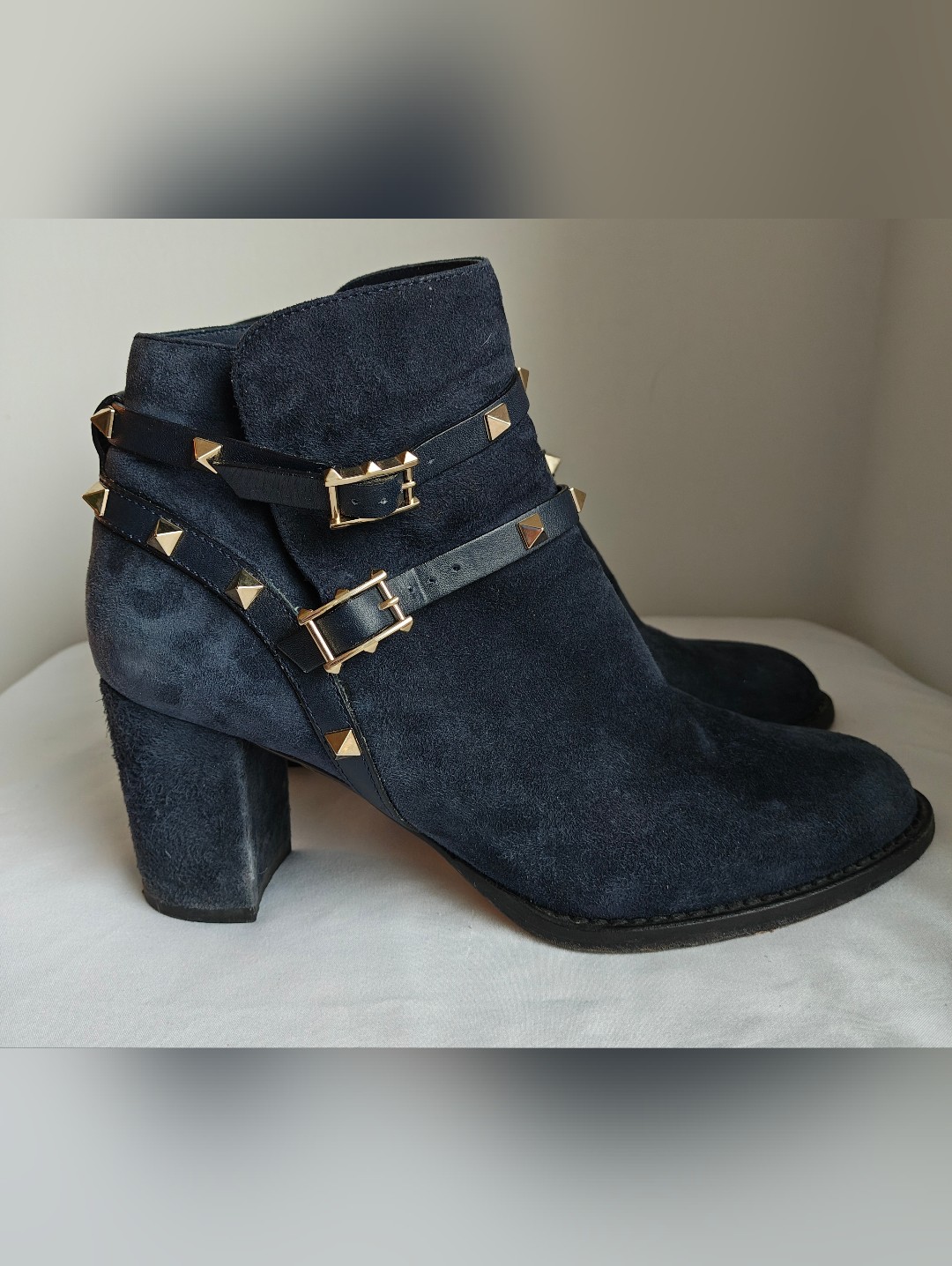 Valentino Garavani Rockstud Blue Suede Boots 39 8.5/9